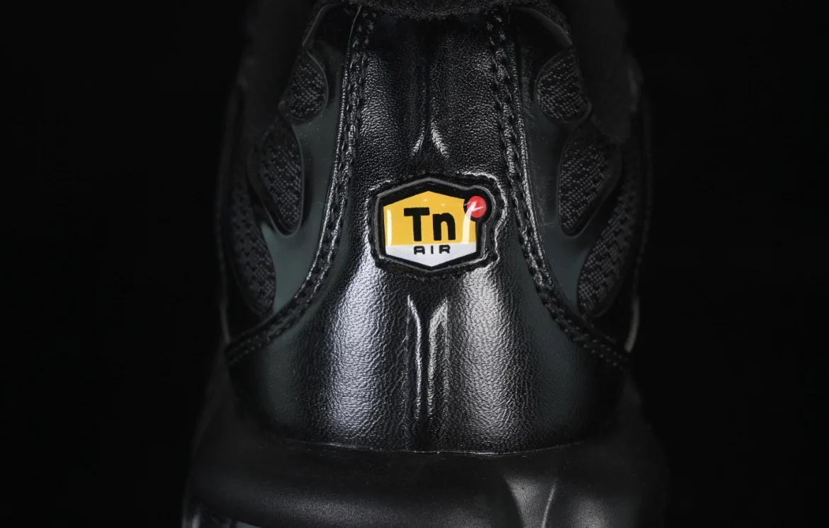 Nike Air Max Plus Black - Image 7